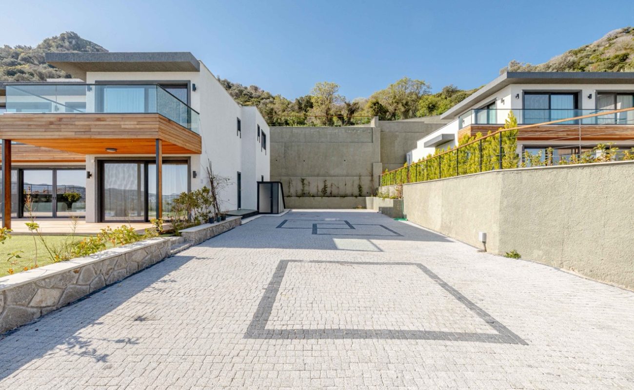 Eva Residences94